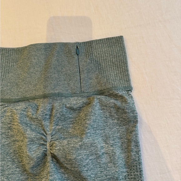 Gymshark high waisted leggings size small - Picture 2 of 4